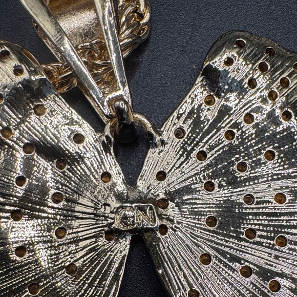 JTV Gold Tone Angel Wing Crystal Necklace and Earring Set marked CN - Picture 6 of 9